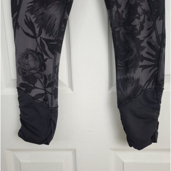 LULULEMON Practice Daily Crop Leggings in Brisk Bloom Black Soot Floral Print 6 - Picture 5 of 9